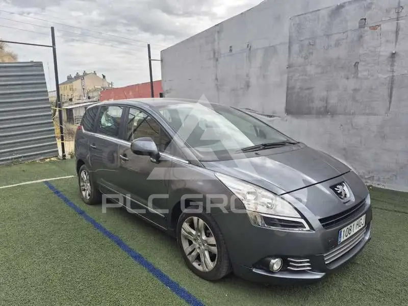 2012 Peugeot 5008