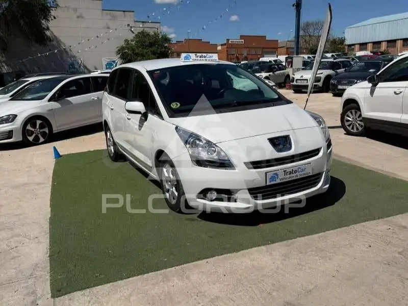 2012 Peugeot 5008