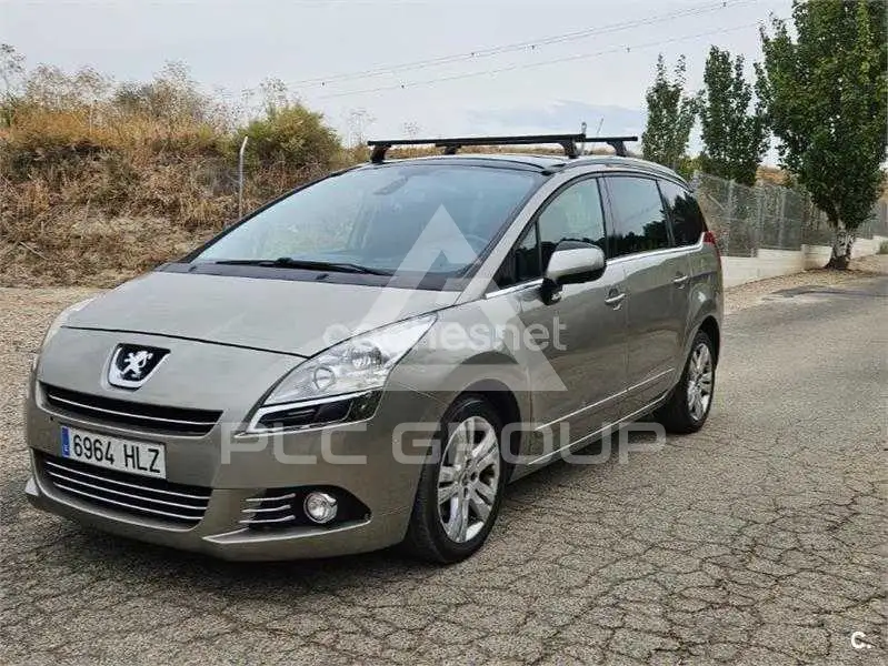 2012 Peugeot 5008