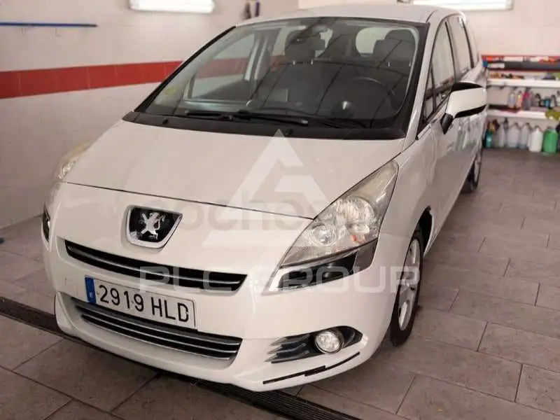 2012 Peugeot 5008