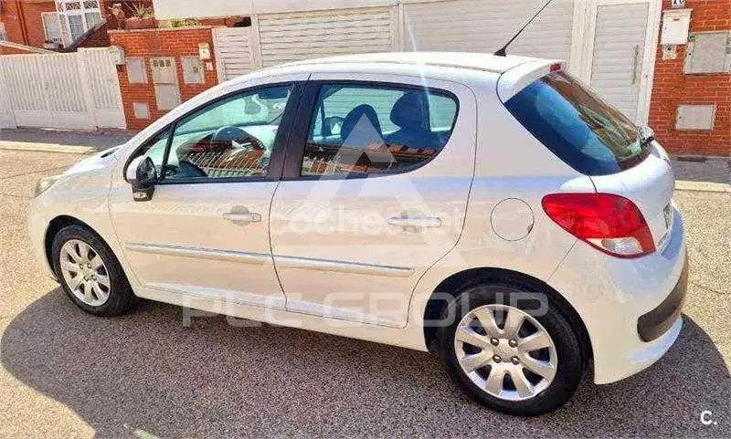 2012 Peugeot 207