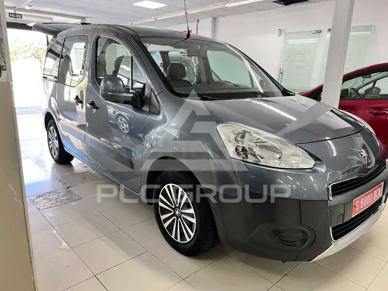 2012 Peugeot Partner