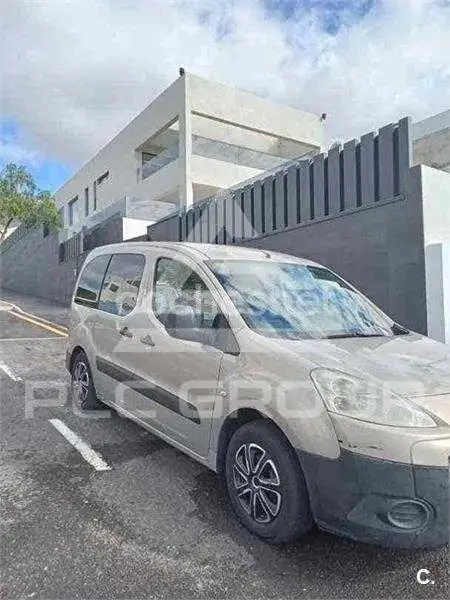 2012 Peugeot Partner