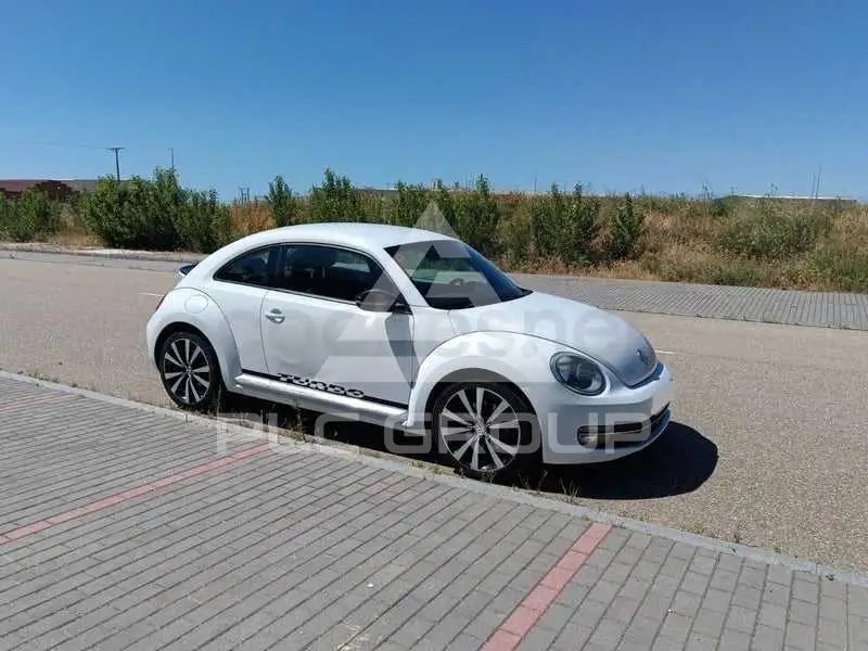 2012 Volkswagen BEETLE