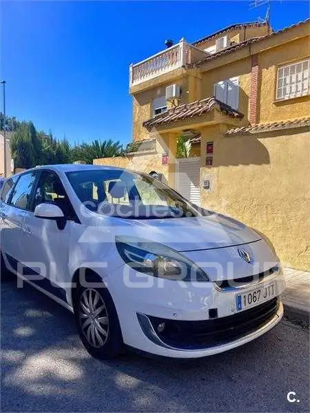 2012 Renault Scenic