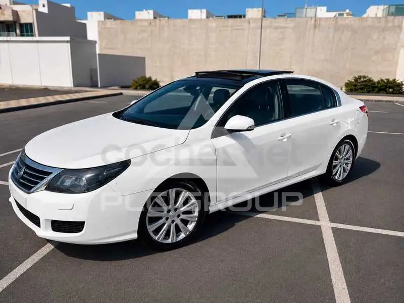 2012 Renault Latitude