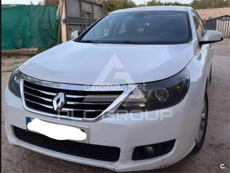2012 Renault Latitude