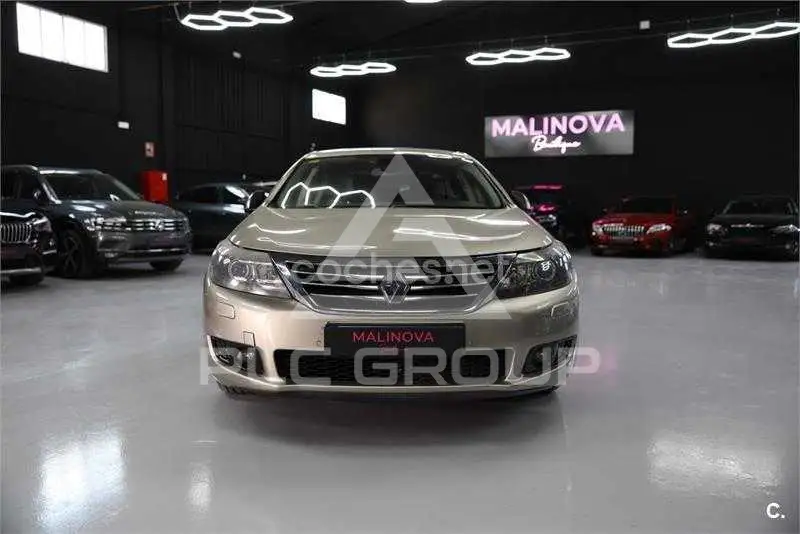 2012 Renault Latitude
