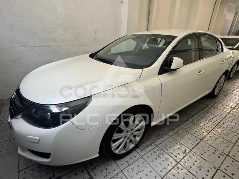 2012 Renault Latitude