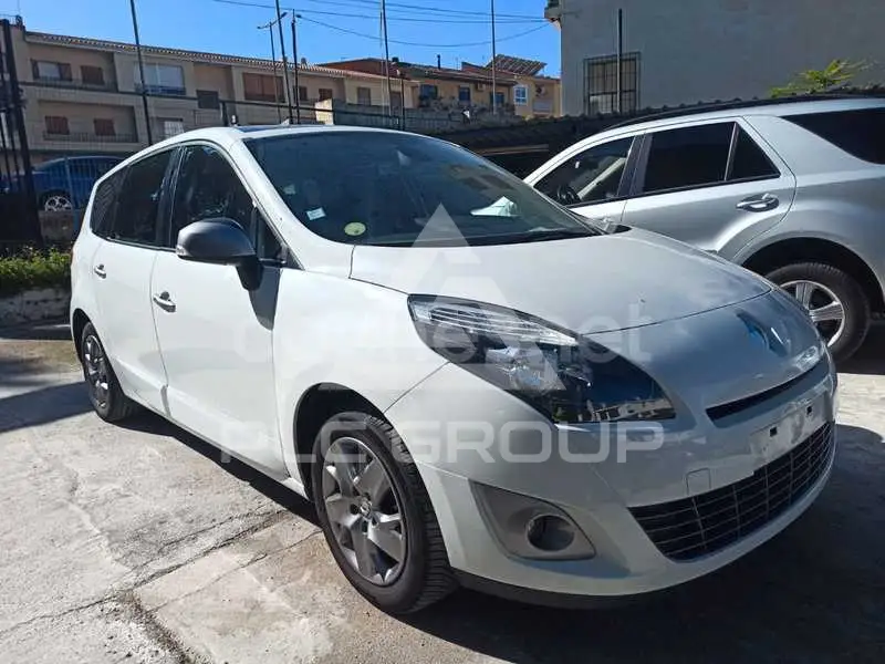 2012 Renault Grand Scenic