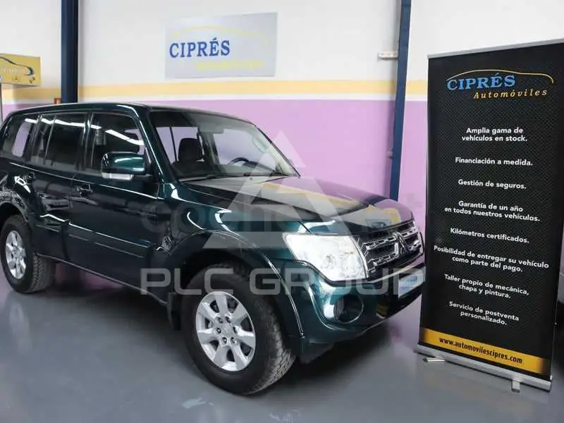 2013 Mitsubishi MONTERO