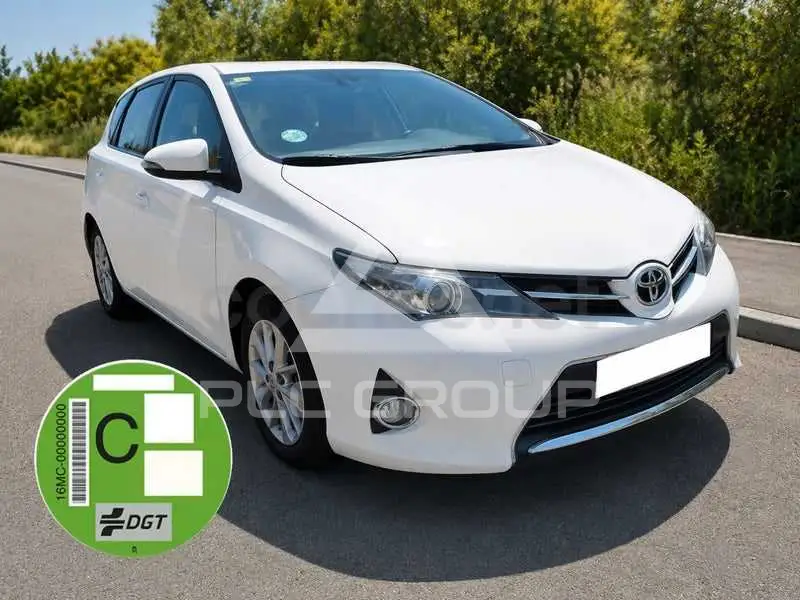 2013 Toyota AURIS