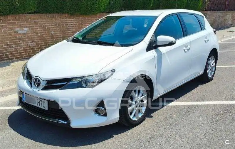 2013 Toyota AURIS