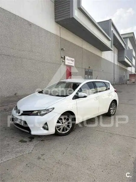 2013 Toyota AURIS