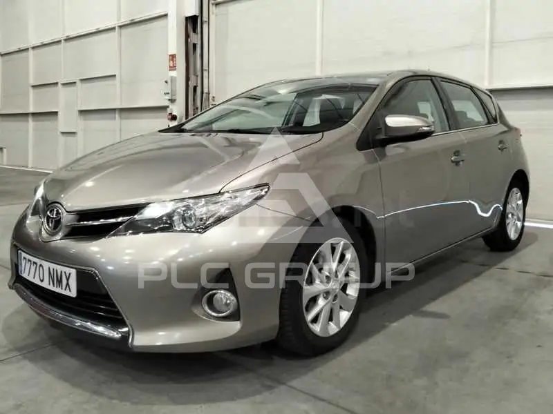 2013 Toyota AURIS