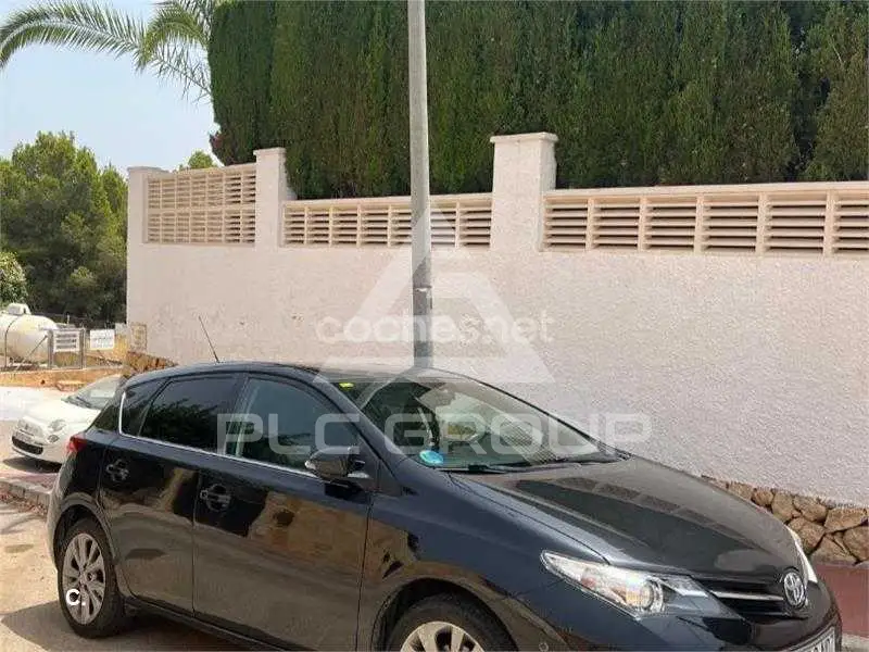 2013 Toyota AURIS