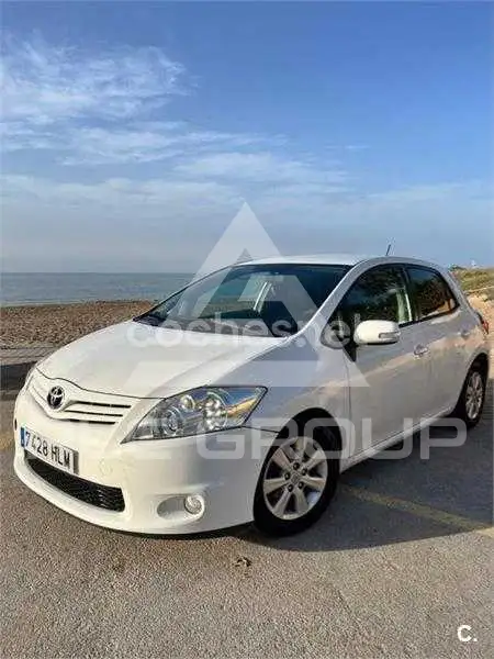 2013 Toyota AURIS