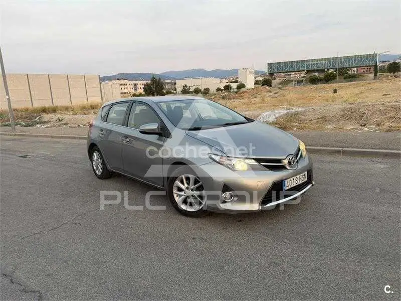 2013 Toyota AURIS