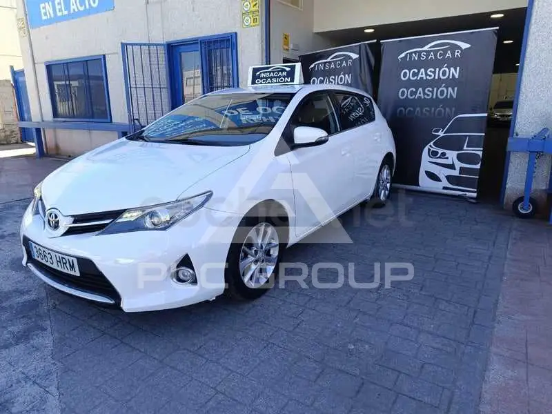 2013 Toyota AURIS