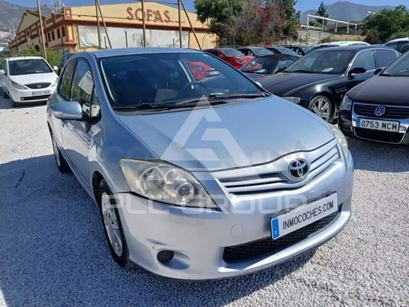 2013 Toyota AURIS