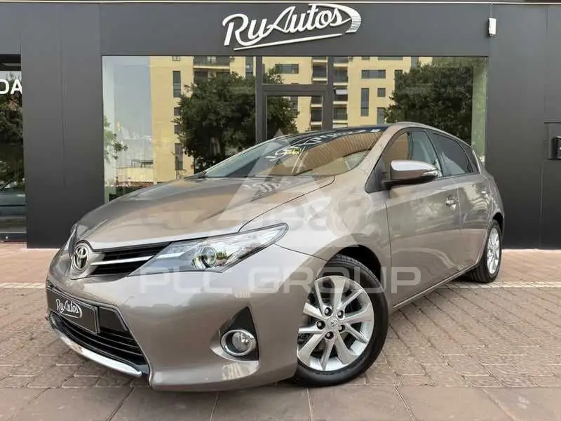 2013 Toyota AURIS