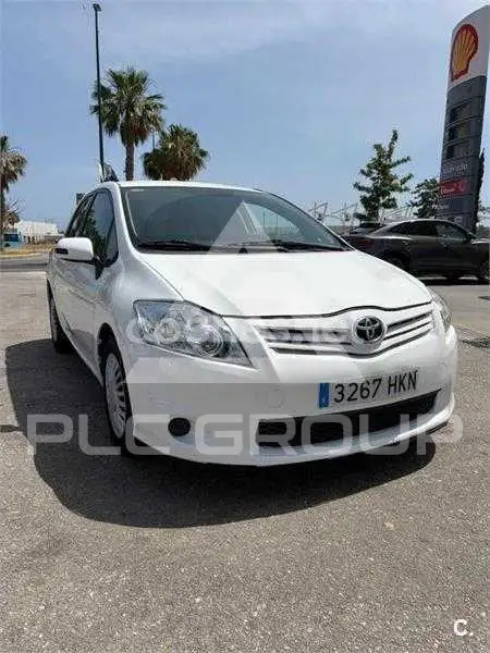 2013 Toyota AURIS