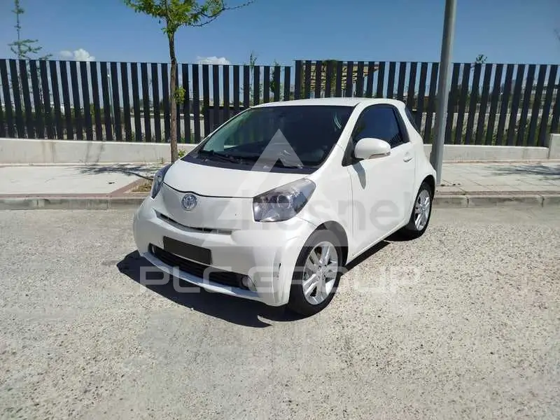 2013 Toyota IQ