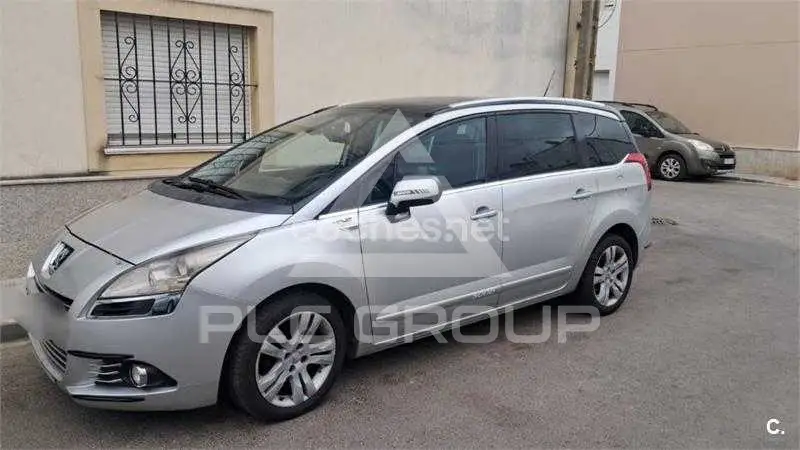 2013 Peugeot 5008