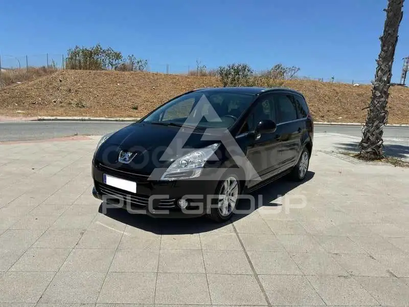 2013 Peugeot 5008