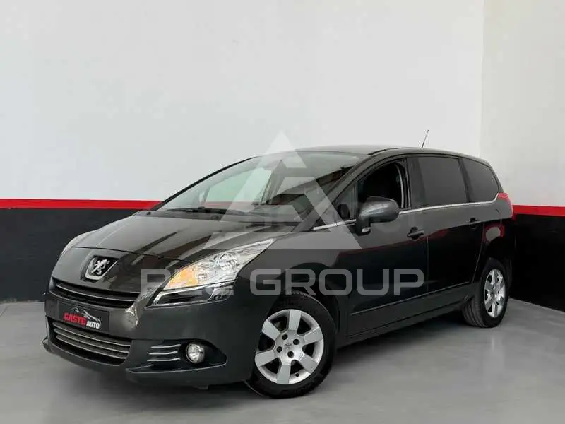 2013 Peugeot 5008