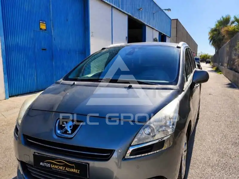 2013 Peugeot 5008