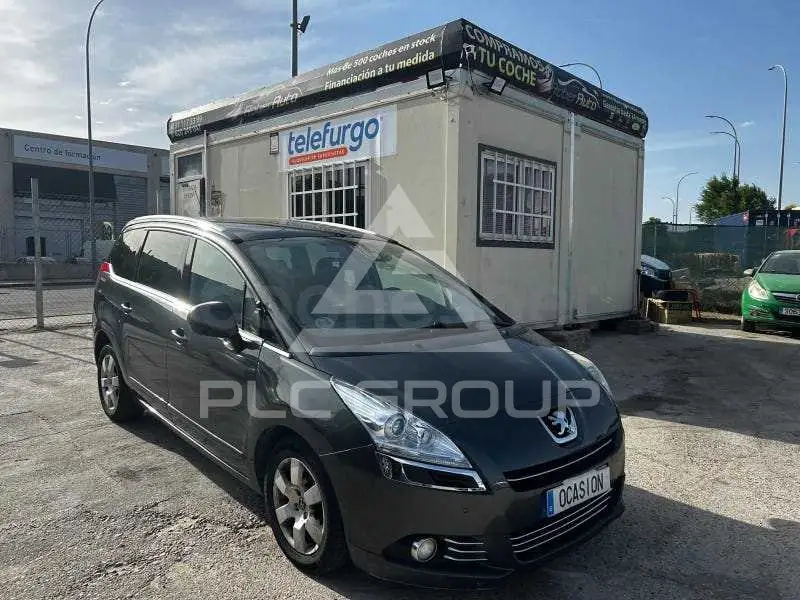 2013 Peugeot 5008