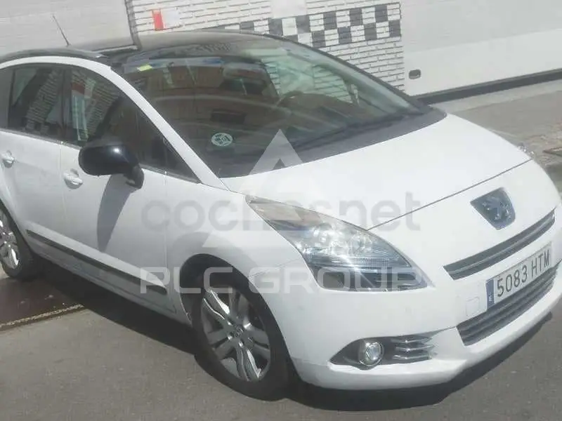 2013 Peugeot 5008