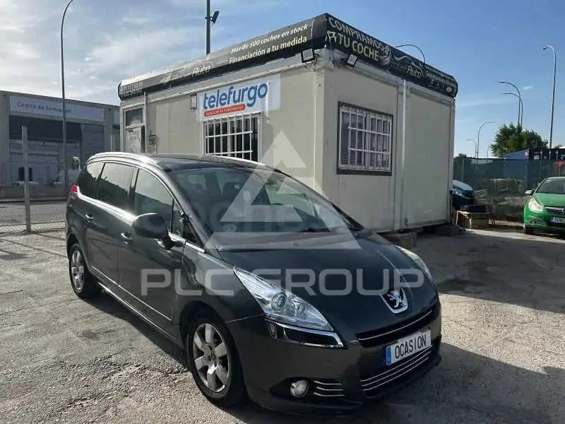 2013 Peugeot 5008