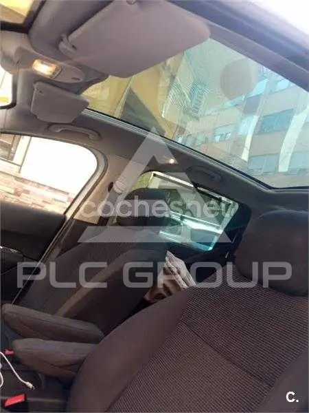 2013 Peugeot 5008