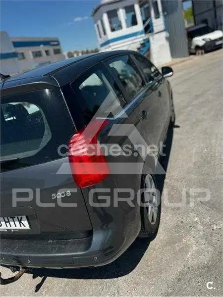 2013 Peugeot 5008