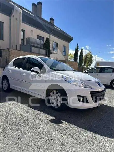 2013 Peugeot 207