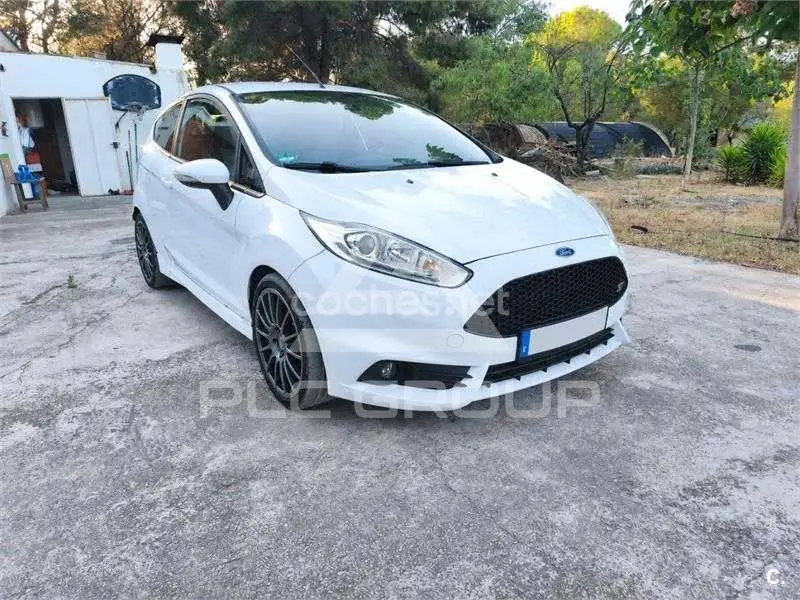 2013 Ford FIESTA