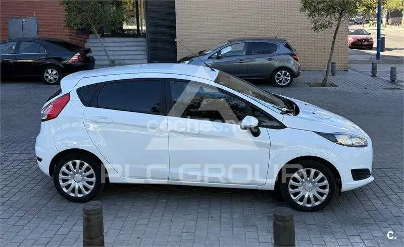2013 Ford FIESTA