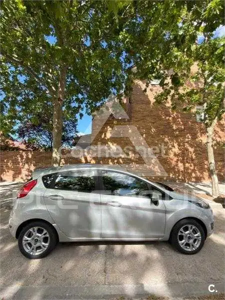 2013 Ford FIESTA