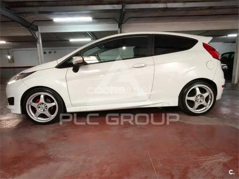 2013 Ford FIESTA