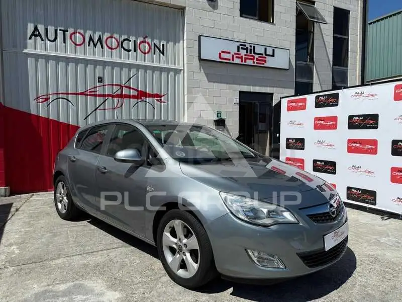 2013 Opel Astra