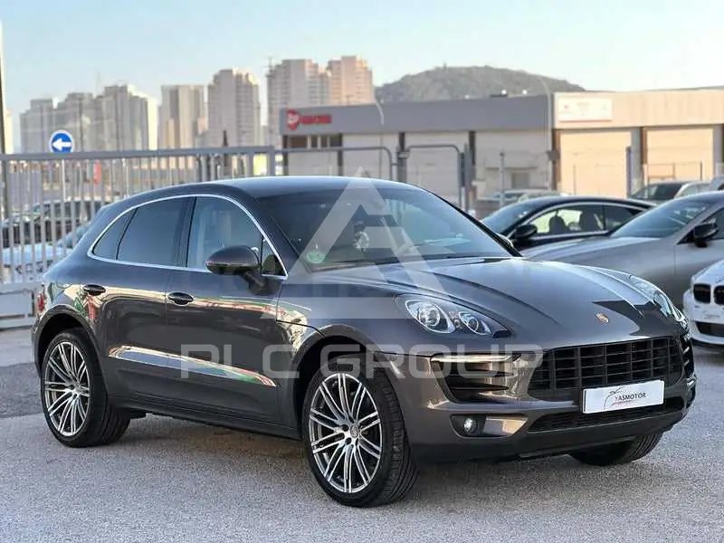 2014 Porsche MACAN