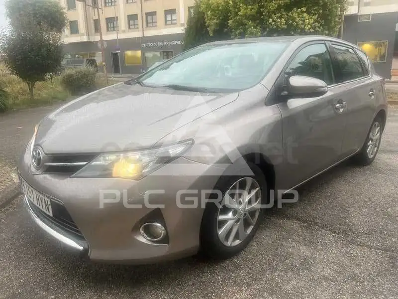 2014 Toyota AURIS