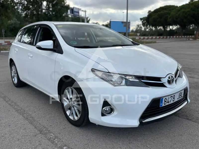 2014 Toyota AURIS