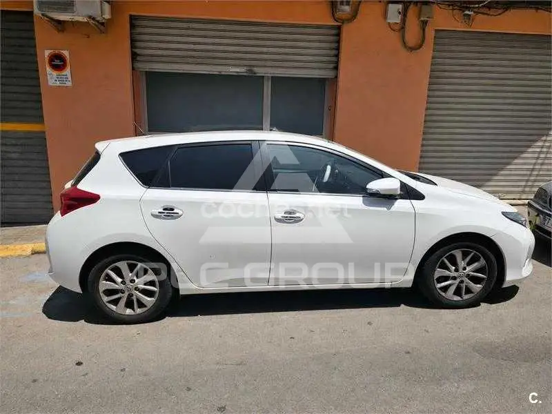 2014 Toyota AURIS