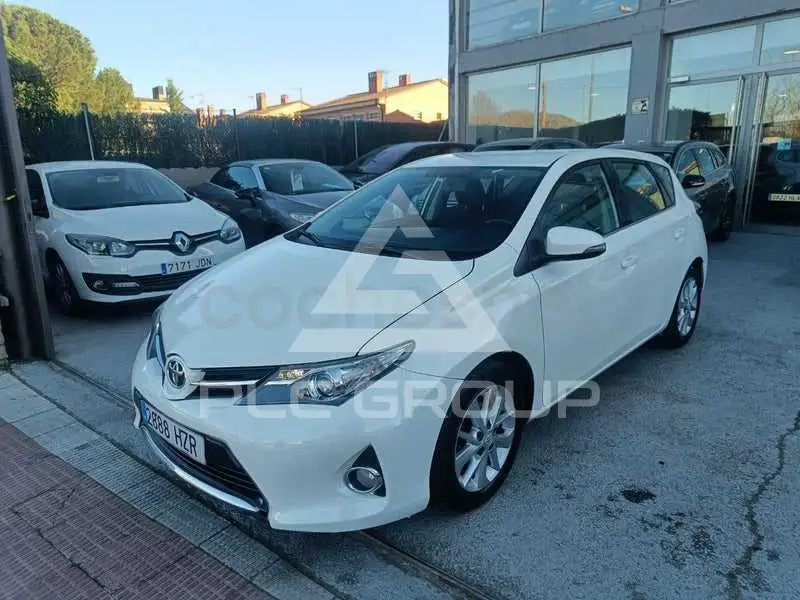 2014 Toyota AURIS