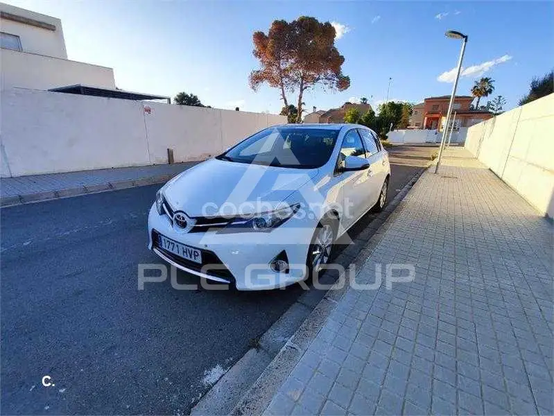 2014 Toyota AURIS