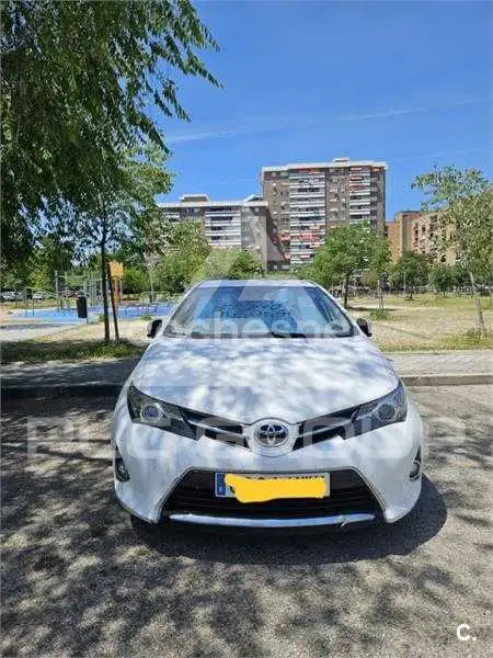 2014 Toyota AURIS