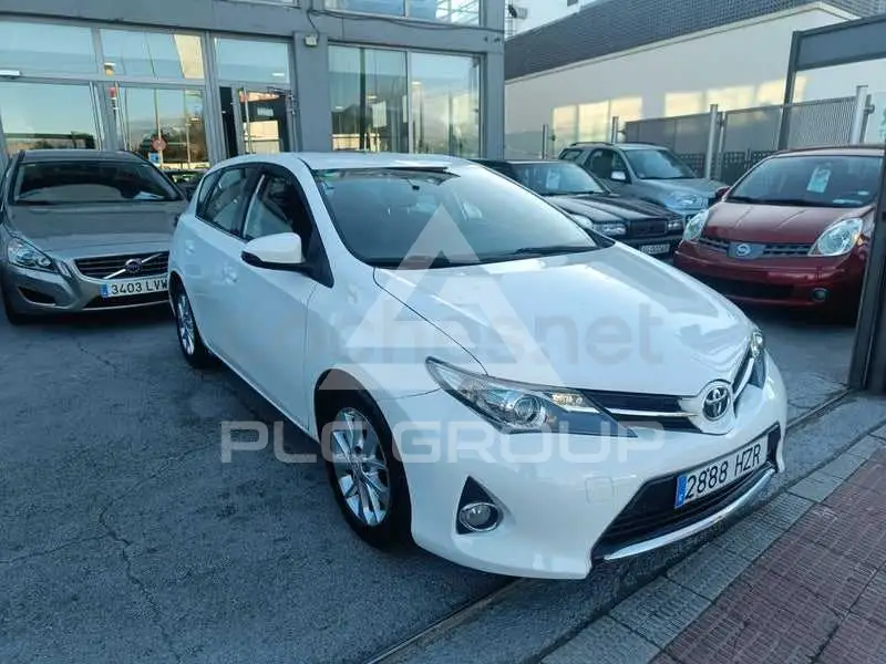 2014 Toyota AURIS